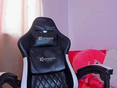 Snapshot of Laurita__Os chatting on March 2025 12:54:02 PM Laurita  Os online show from March 2025 12:54:02 PM