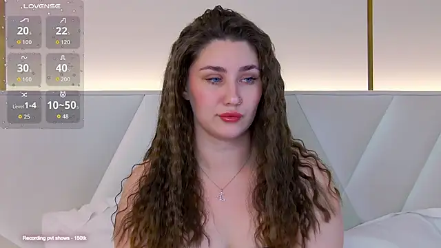 Snapshot of KiraBarlows chatting on October 2025 08:55:02 PM KiraBarlows online show from October 2025 08:55:02 PM