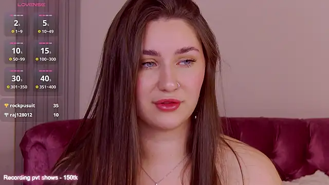 Snapshot of KiraBarlows chatting on November 2025 07:15:01 PM KiraBarlows online show from November 2025 07:15:01 PM