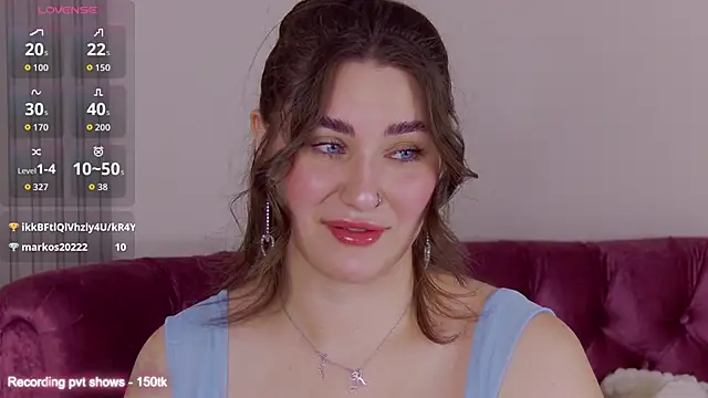 Snapshot of KiraBarlows chatting on November 2025 09:48:02 PM KiraBarlows online show from November 2025 09:48:02 PM