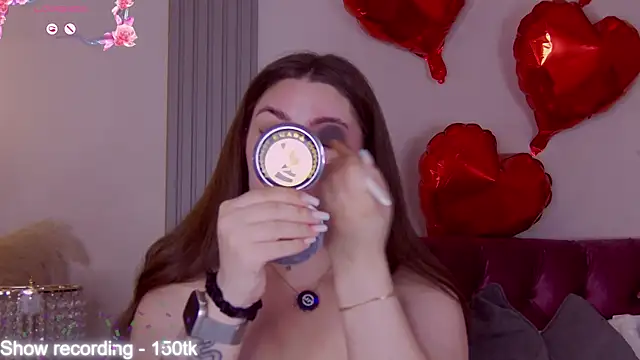 Snapshot of KiraBarlows chatting on April 2026 08:14:01 PM KiraBarlows online show from April 2026 08:14:01 PM