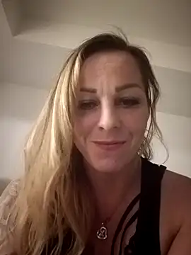 Snapshot of KittzyKat chatting on January 2025 02:58:01 AM KittzyKat online show from January 2025 02:58:01 AM