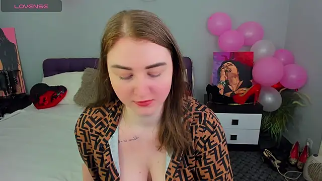 Snapshot of lillyloan4u chatting on April 2026 08:29:01 PM lillyloan4u online show from April 2026 08:29:01 PM