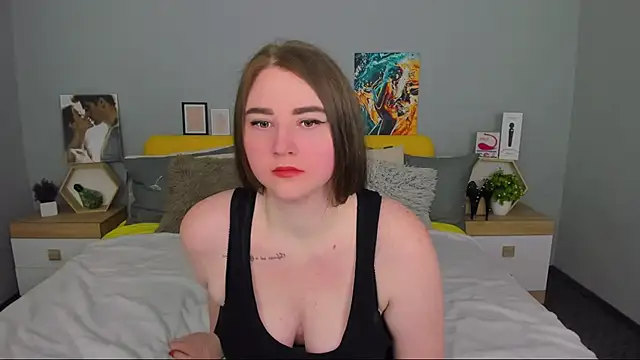 Snapshot of lillyloan4u chatting on April 2026 07:47:02 PM lillyloan4u online show from April 2026 07:47:02 PM