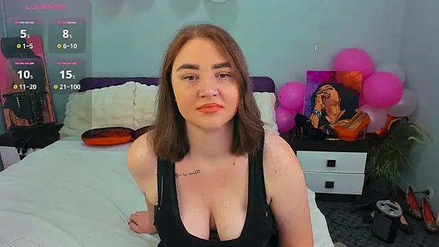 Snapshot of lillyloan4u chatting on April 2026 07:07:02 PM lillyloan4u online show from April 2026 07:07:02 PM