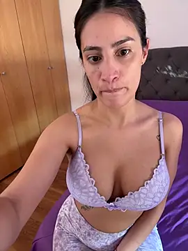 Snapshot of Putitatease chatting on October 2025 03:21:01 PM Putitatease online show from October 2025 03:21:01 PM