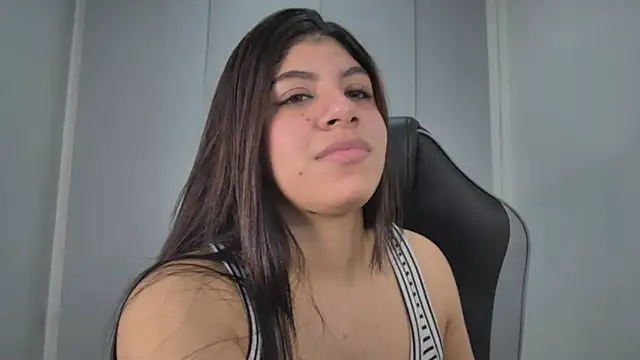 Snapshot of AmandaBrooks_18 chatting on April 2026 01:30:01 AM AmandaBrooks 18 online show from April 2026 01:30:01 AM