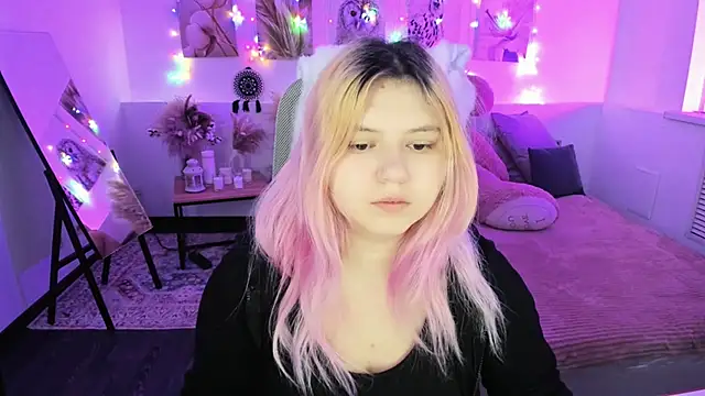 Snapshot of DiaAngell chatting on March 2026 07:30:01 PM DiaAngell online show from March 2026 07:30:01 PM