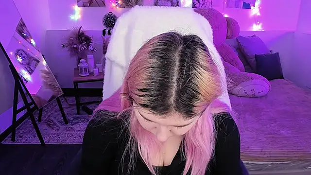 Snapshot of DiaAngell chatting on March 2026 08:26:01 PM DiaAngell online show from March 2026 08:26:01 PM