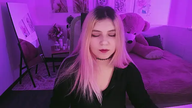 Snapshot of DiaAngell chatting on March 2026 07:18:02 PM DiaAngell online show from March 2026 07:18:02 PM