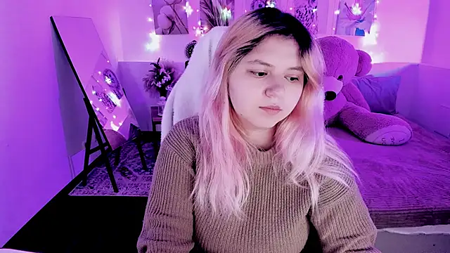 Snapshot of DiaAngell chatting on April 2026 07:40:01 PM DiaAngell online show from April 2026 07:40:01 PM