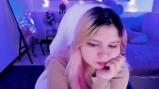 Snapshot of DiaAngell chatting on April 2026 08:03:02 PM DiaAngell online show from April 2026 08:03:02 PM