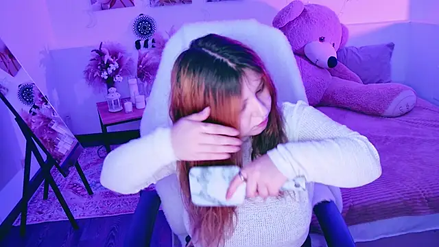 Snapshot of DiaAngell chatting on April 2026 08:33:02 PM DiaAngell online show from April 2026 08:33:02 PM