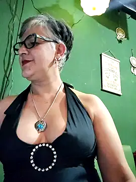 Snapshot of ilonna2025 chatting on October 2025 11:38:01 PM ilonna2025 online show from October 2025 11:38:01 PM