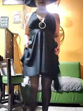 ilonna2025 online show from October 2025 10:22:02 PM