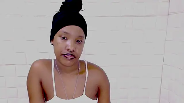 EroticSexyPrada online show from April 2026 07:58:01 PM