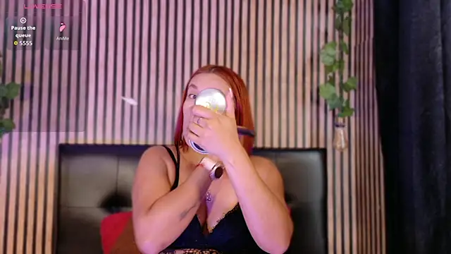 Sophie new25 online show from October 2025 01:41:02 PM