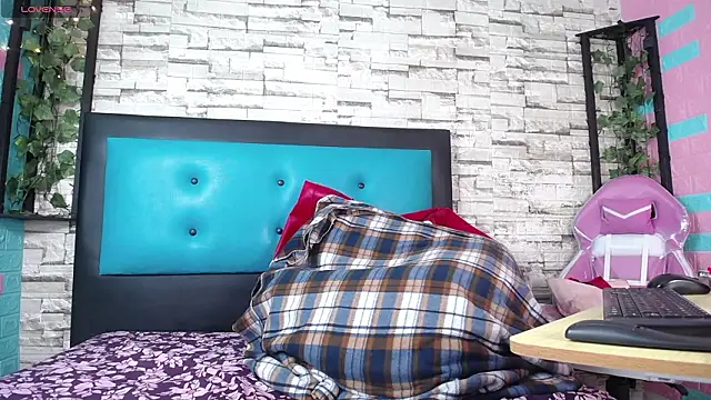 Pink 19 online show from March 2026 12:43:02 PM