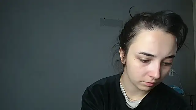 Eva Gloryy online show from November 2025 08:37:01 AM