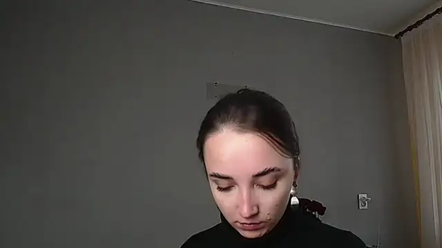 Eva Gloryy online show from April 2026 03:11:01 PM