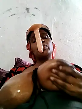 Snapshot of bubblendz1988 chatting on March 2025 06:01:01 AM bubblendz1988 online show from March 2025 06:01:01 AM