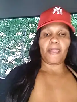 Snapshot of bubblendz1988 chatting on November 2025 03:34:02 PM bubblendz1988 online show from November 2025 03:34:02 PM