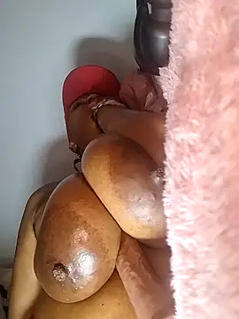 Snapshot of bubblendz1988 chatting on November 2025 03:53:02 AM bubblendz1988 online show from November 2025 03:53:02 AM