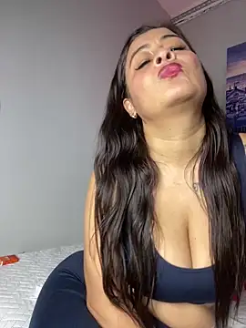 Snapshot of Lili__taylor chatting on February 2025 09:38:01 PM Lili taylor online show from February 2025 09:38:01 PM