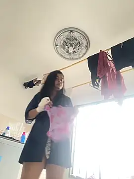 Snapshot of Lili__taylor chatting on September 2025 12:20:01 PM Lili taylor online show from September 2025 12:20:01 PM