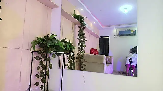 lorena medina online show from February 2025 07:39:01 PM