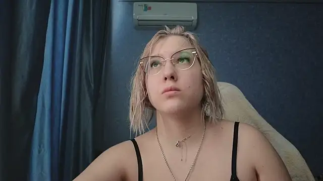 Snapshot of HotBrandyX chatting on March 2026 10:19:01 AM HotBrandyX online show from March 2026 10:19:01 AM