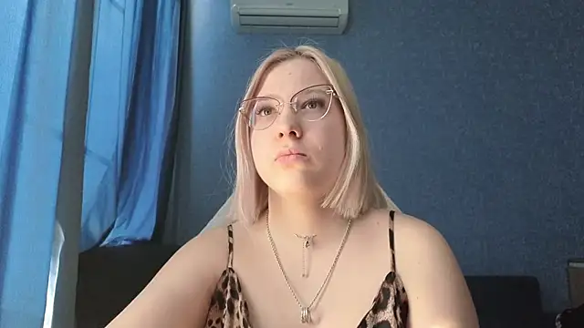 Snapshot of HotBrandyX chatting on March 2026 03:43:02 AM HotBrandyX online show from March 2026 03:43:02 AM