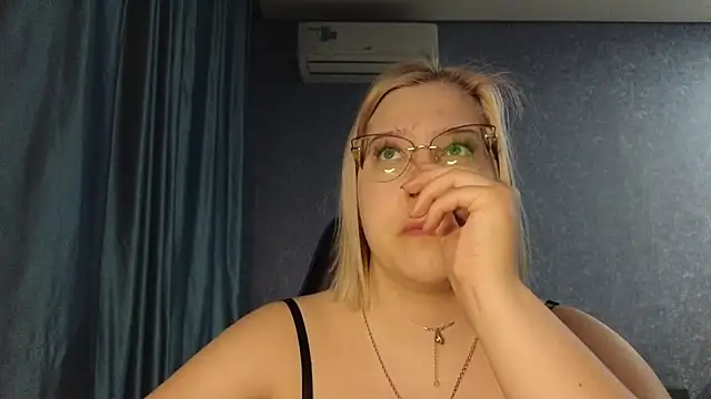 Snapshot of HotBrandyX chatting on April 2026 01:42:02 PM HotBrandyX online show from April 2026 01:42:02 PM