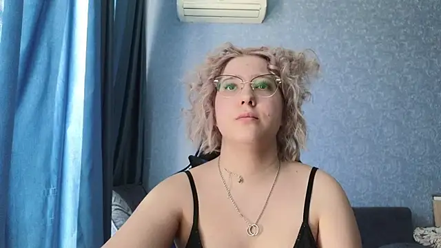 Snapshot of HotBrandyX chatting on April 2026 07:45:01 AM HotBrandyX online show from April 2026 07:45:01 AM