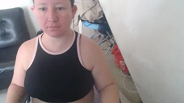 Snapshot of Yohis_Kiut25 chatting on November 2025 06:50:01 PM Yohis Kiut25 online show from November 2025 06:50:01 PM