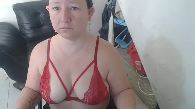 Snapshot of Yohis_Kiut25 chatting on November 2025 05:42:01 PM Yohis Kiut25 online show from November 2025 05:42:01 PM