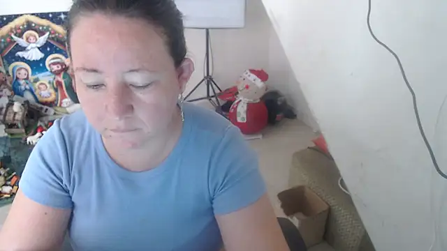 Snapshot of Yohis_Kiut25 chatting on November 2025 06:18:01 PM Yohis Kiut25 online show from November 2025 06:18:01 PM