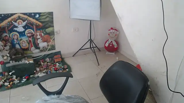 Snapshot of Yohis_Kiut25 chatting on November 2025 05:15:02 PM Yohis Kiut25 online show from November 2025 05:15:02 PM