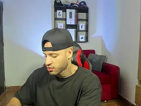 Snapshot of dereckgreen chatting on March 2025 10:10:01 PM dereckgreen online show from March 2025 10:10:01 PM