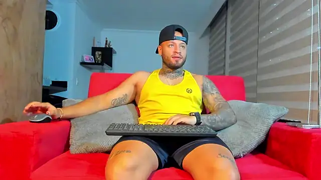 Snapshot of dereckgreen chatting on November 2025 02:32:02 AM dereckgreen online show from November 2025 02:32:02 AM