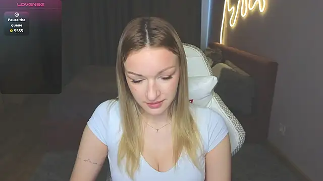 Snapshot of MargaretSweet1 chatting on March 2026 07:02:01 AM MargaretSweet1 online show from March 2026 07:02:01 AM