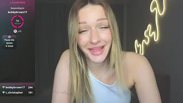 Snapshot of MargaretSweet1 chatting on April 2026 02:00:02 AM MargaretSweet1 online show from April 2026 02:00:02 AM