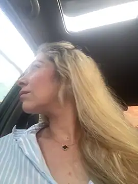 viktoria davis  online show from February 2026 10:36:02 PM