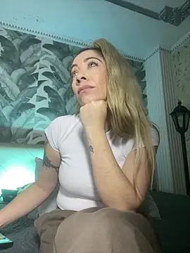 viktoria davis  online show from April 2026 11:05:01 PM