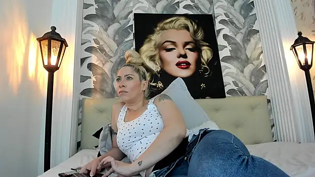 viktoria davis  online show from June 2026 12:04:02 AM