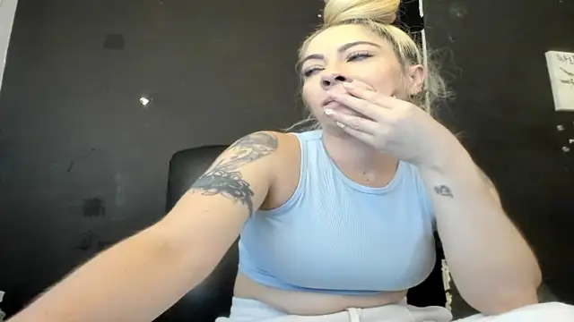 viktoria davis  online show from July 2026 12:04:02 AM