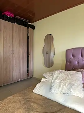 zoe storm online show from April 2026 06:23:02 PM