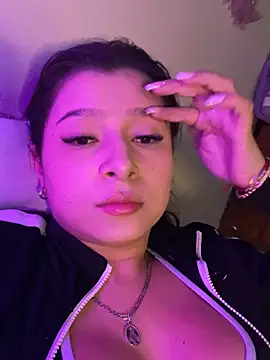  Amber Brown online show from October 2025 08:48:02 AM