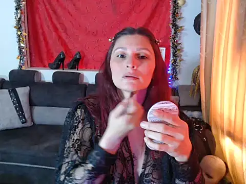 sachaclinford online show from November 2025 05:15:02 PM