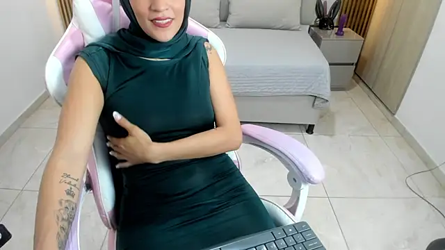 Zulema hamdi online show from March 2025 02:34:02 PM